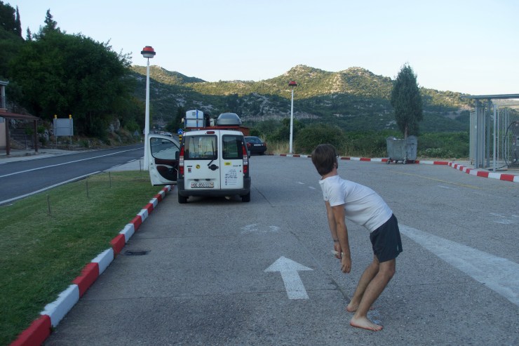 Strechen nach langer Fahrt.jpg