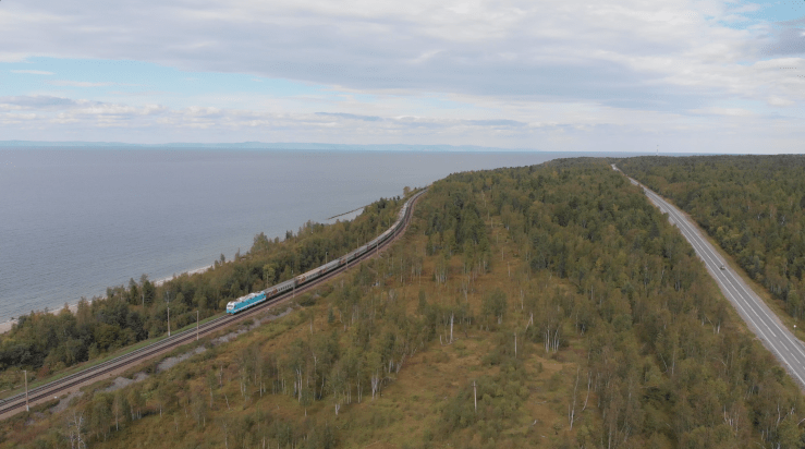 Panda und Transsib am Baikal